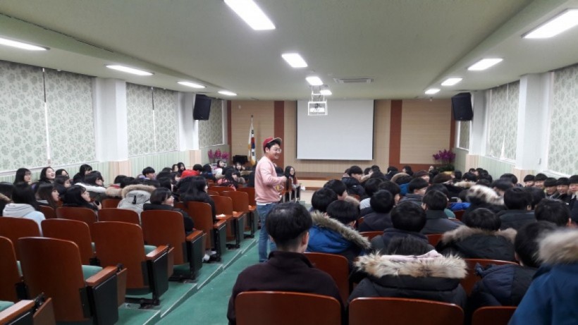 77b0d8f67ace7f758bfe50e7f92cc0bc_1484028