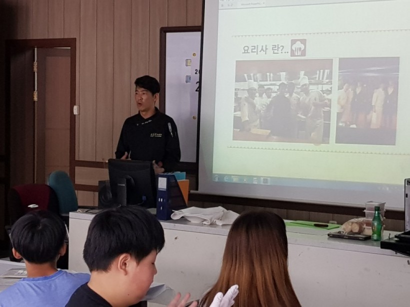 b22603b94ffaec4193eb9f31493c3ac7_1508561