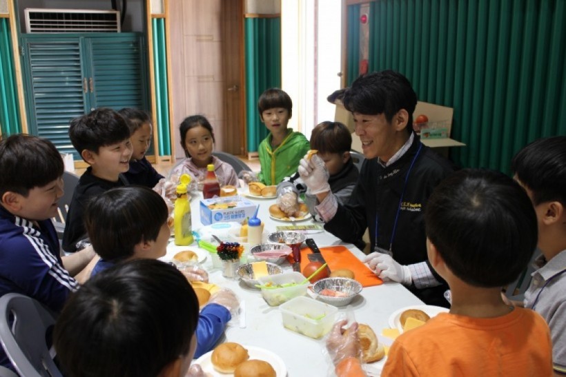 dbbd56d756ea29d47628630d4e38519f_1527052