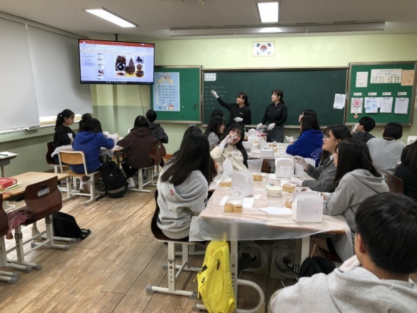 e3f8f988bec56fb47dacc9424812db4e_1541493