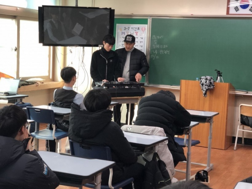 3d1ce7def3491db1db787207b48c44cc_1557470