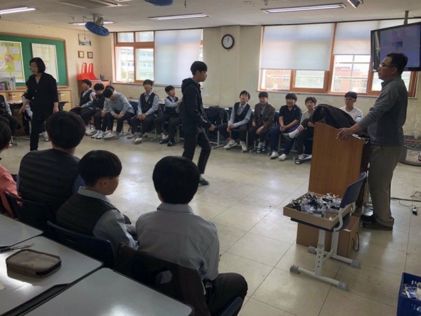 5d162afd351557f881ee5ad00d7cf7d0_1557881