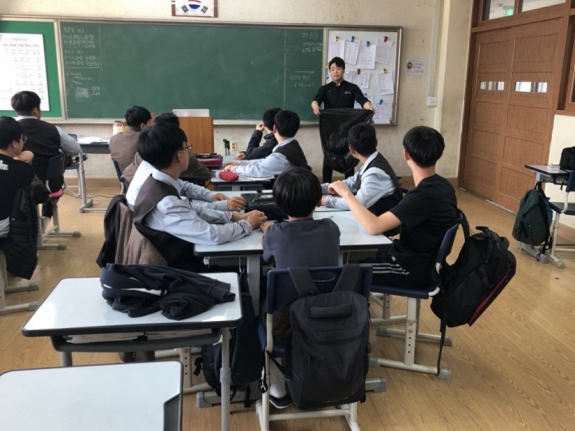 5d162afd351557f881ee5ad00d7cf7d0_1557881