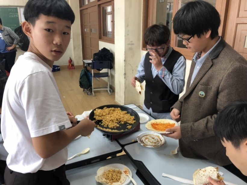 5d162afd351557f881ee5ad00d7cf7d0_1557881