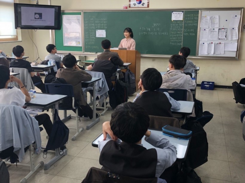 5d162afd351557f881ee5ad00d7cf7d0_1557881