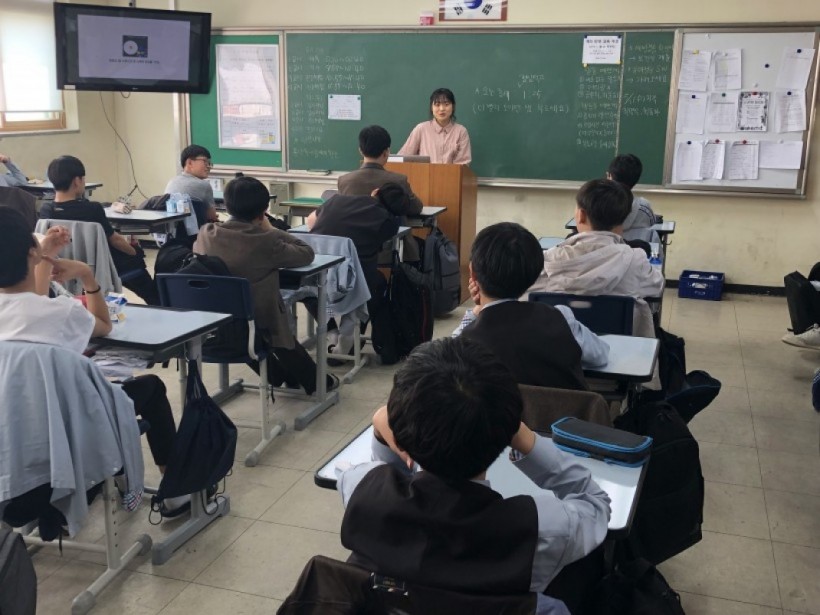 5d162afd351557f881ee5ad00d7cf7d0_1557881