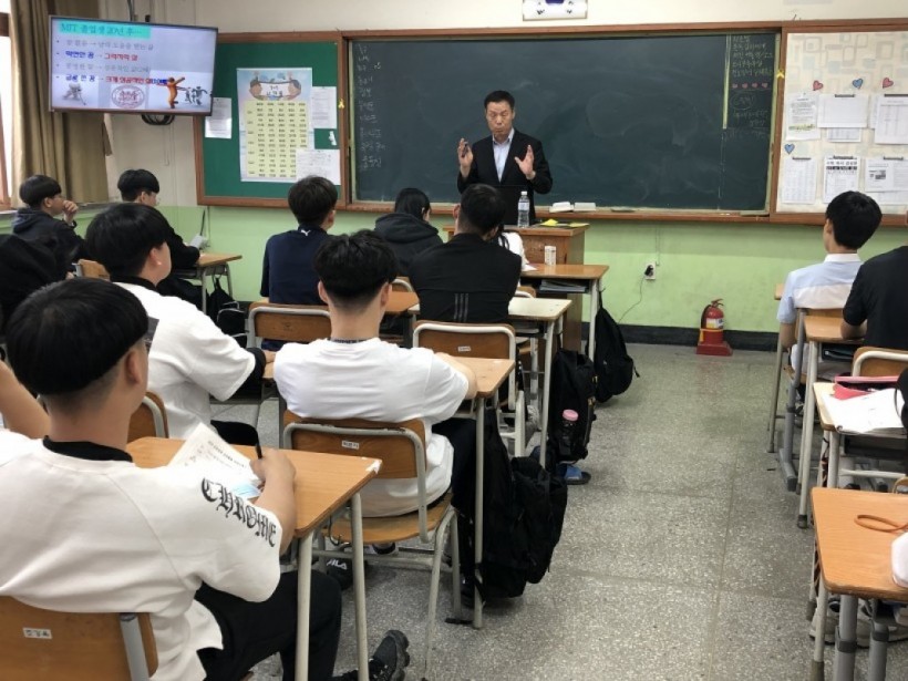 5d162afd351557f881ee5ad00d7cf7d0_1557882