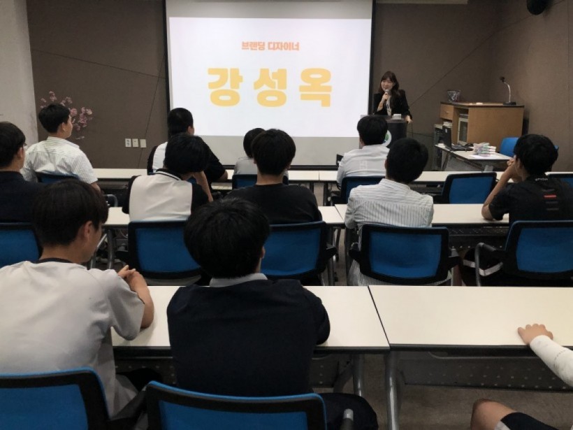 34a774e50f5d4c4247f57b9dbb403ee0_1559890