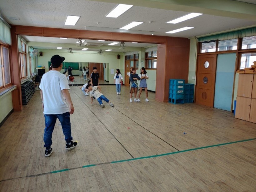 abe99ed159d3a4f54f3c0502c1a35f93_1564539