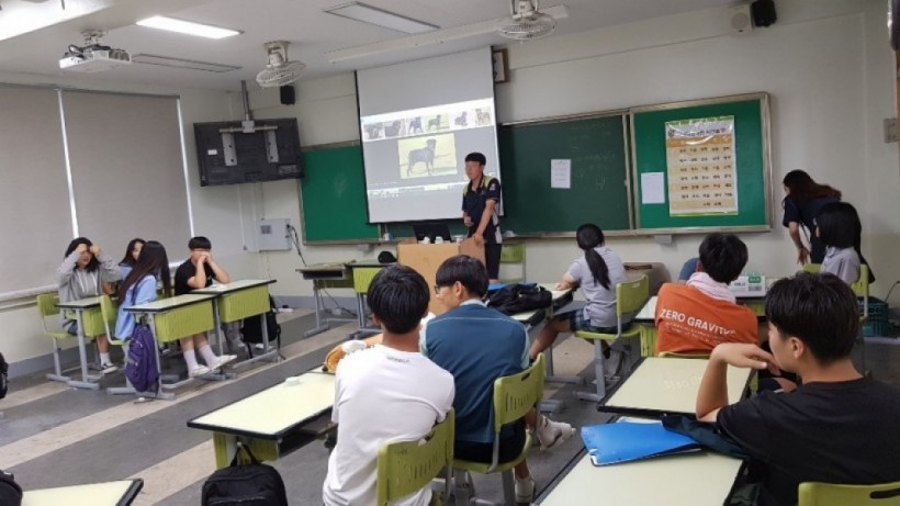 abe99ed159d3a4f54f3c0502c1a35f93_1564551