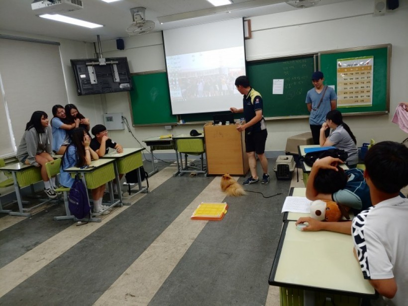 abe99ed159d3a4f54f3c0502c1a35f93_1564551