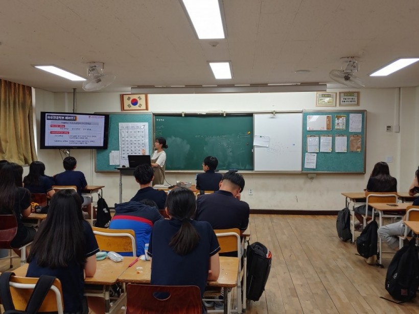 e6410ec792010a7ef81bdf12956a7d09_1563770