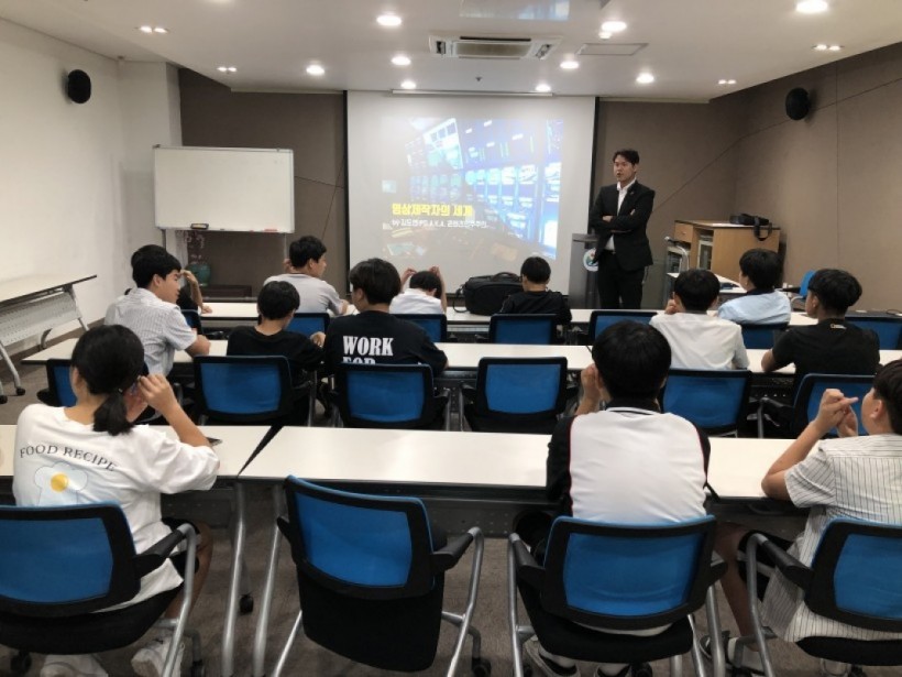 e6410ec792010a7ef81bdf12956a7d09_1563771