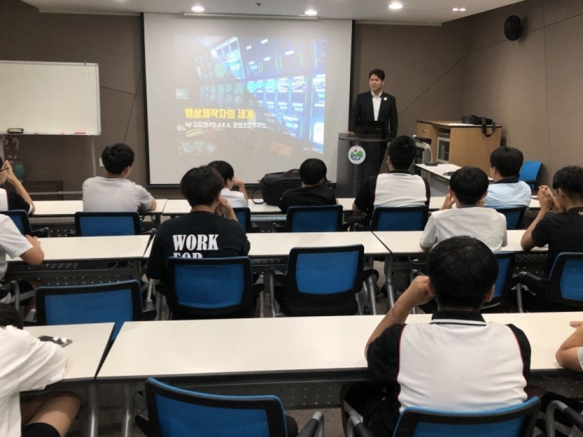 e6410ec792010a7ef81bdf12956a7d09_1563771