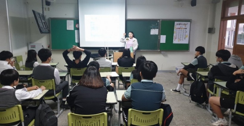 eec428afabf037aedeecabfd5f5acf01_1570494