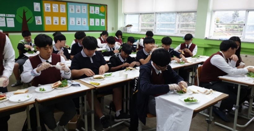 eec428afabf037aedeecabfd5f5acf01_1570496