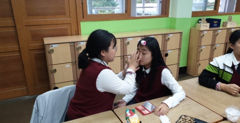 eec428afabf037aedeecabfd5f5acf01_1570496