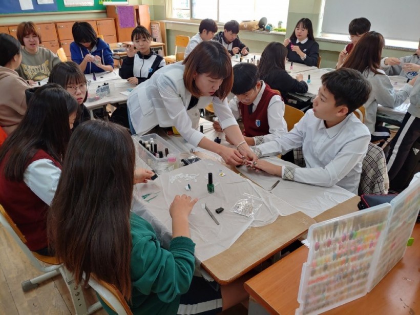 809c9728427b57f62716e8cc245bda32_1573190