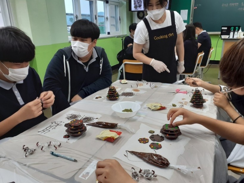 a8bc1ea424fc20d59cddd3d3a75eaec8_1595492