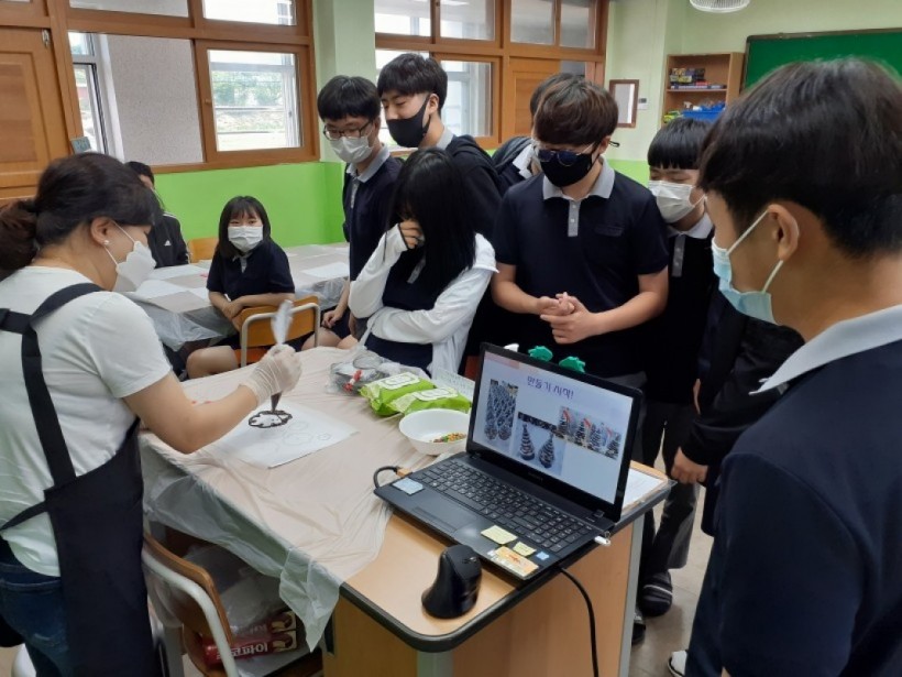 a8bc1ea424fc20d59cddd3d3a75eaec8_1595492