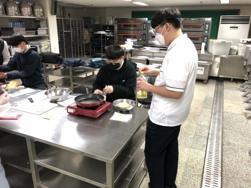 c37beffba090185f79c44665b6d6a3d2_1608078