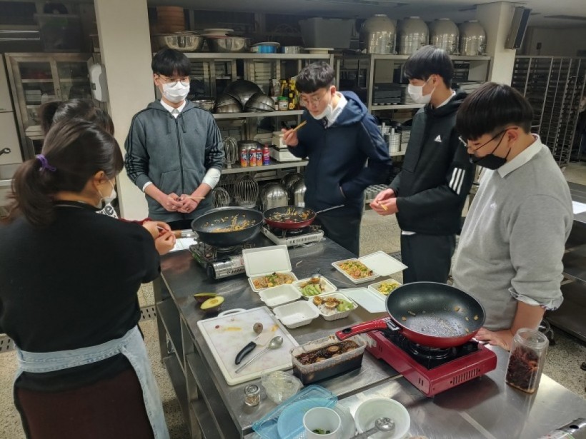 85fbf18078e797f4e87e442df0915562_1610498