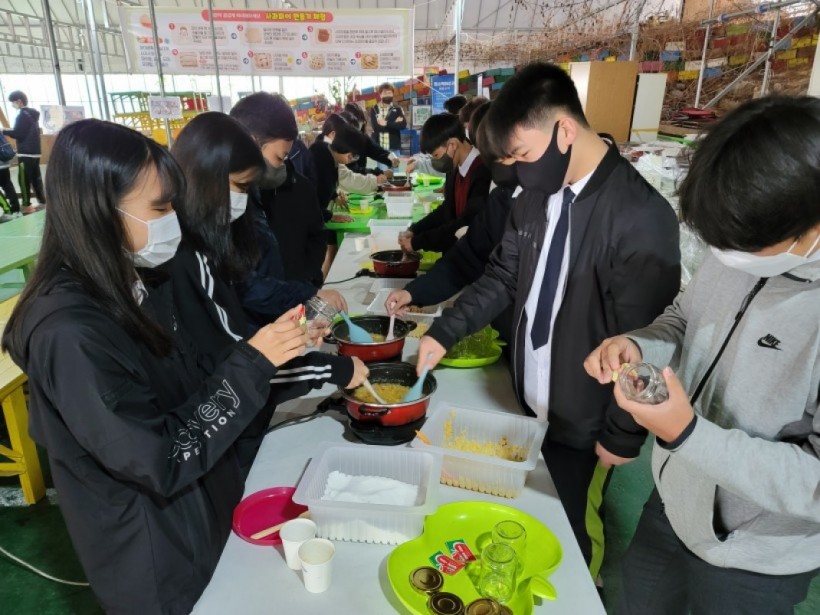 355ebf472752fc3454583e663366fbeb_1620018