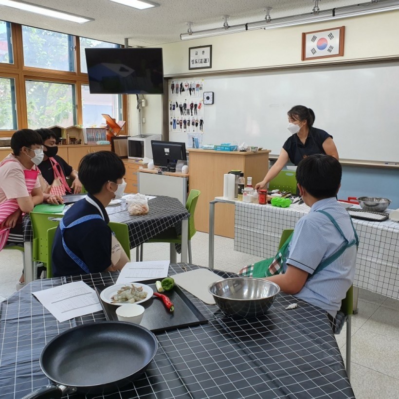 73d42085733f53ce4ffb441b48e3d0d5_1636333