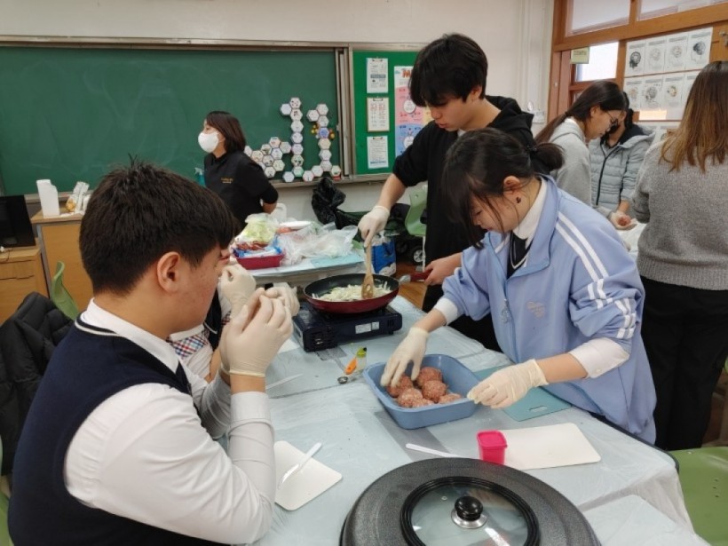 81fe37a8e2ff97d6fcc6abbbc5ee6655_1703725